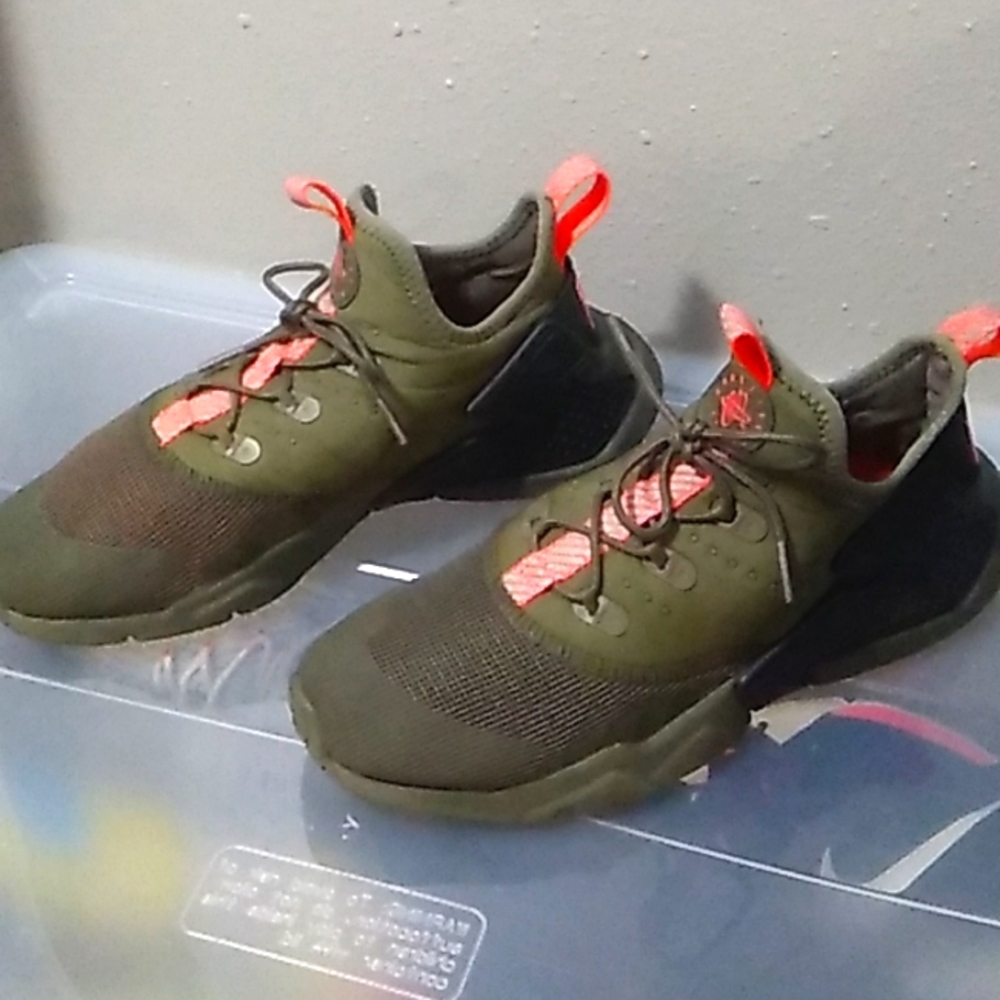 Nike Air Huarache Drift